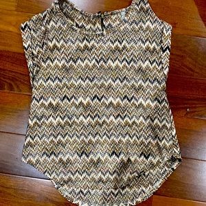 Gold chevron Mono B shirt